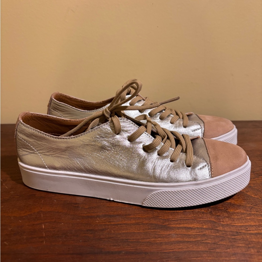 Kaanas Sneakers Silver/Tan Leather Size 6